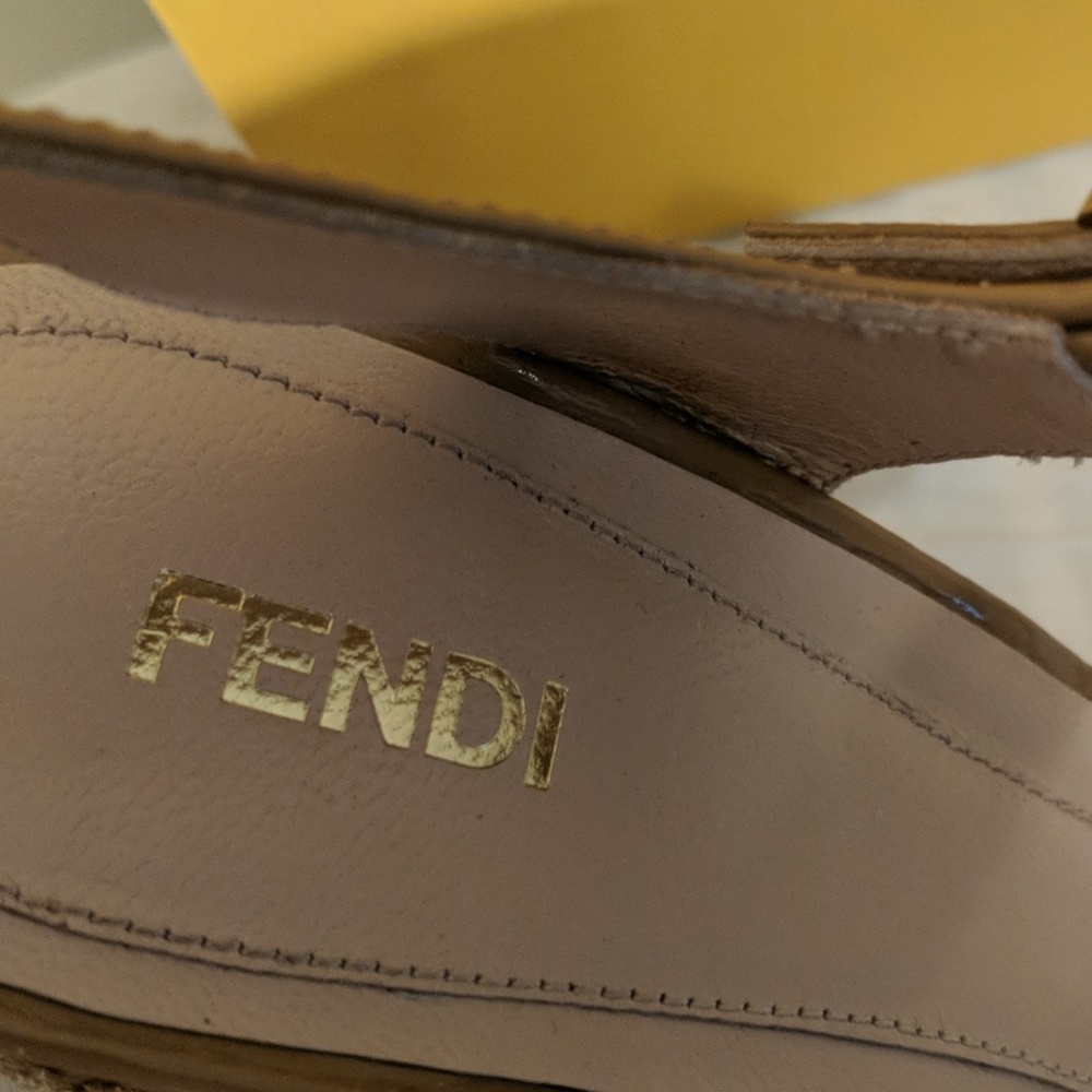 Fendi patent learher wedge sandals size 40 NWB - Picture 4 of 7